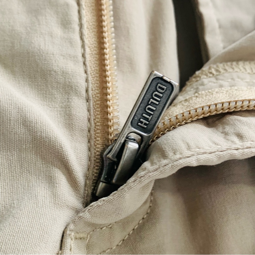 Duluth Flex Dry on the Fly Cargo Shorts in Khaki Size Large 10” Inseam - Picture 6 of 11